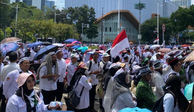 Ribuan Guru Madrasah Demo di Monas, Tuntut Hak Setara dalam Rekrutmen PPPK